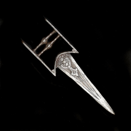 135 - An Indian dagger katar c.1700. Blade 20cms cut with convergent fullers, thickened point, iron hilt p... 