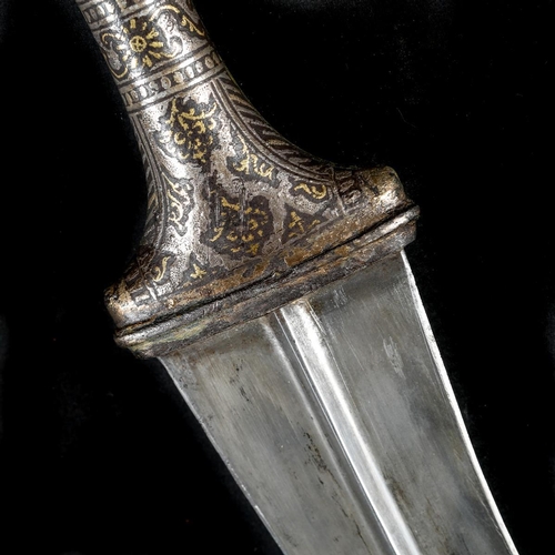167 - An Indian dagger jambiya. Probably Hyderabad 19th century, broad curved DE blade 20cms with raised c... 