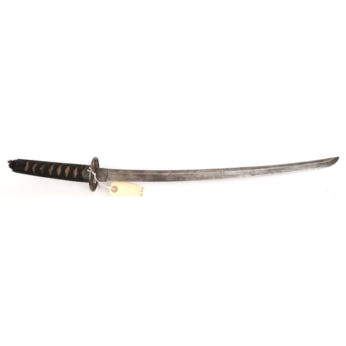 629 - A Japanese sword wakizashi, blade 21”, pierced disc pommel, black thread bound hilt. QGC          £1... 