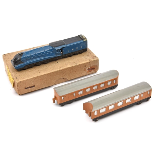 1388 - Dinky Toys Express Passenger Set (16). Comprising an LNER Class A4 locomotive, 2509, and 2x interloc... 