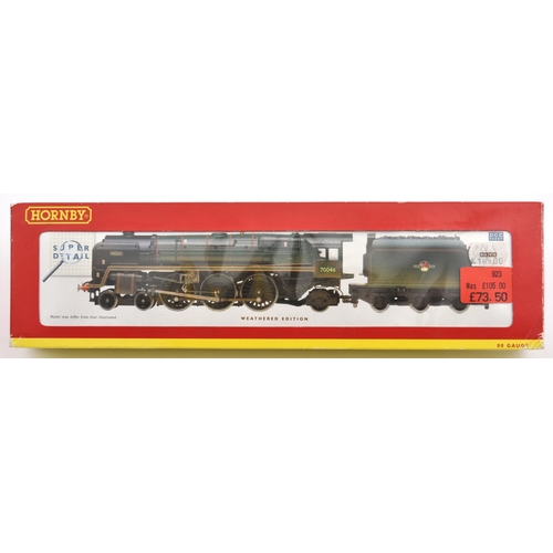 1087 - Hornby Hobbies OO gauge Britannia Class 4-6-2 locomotive (R2457). Anzac 70046, in lined Brunswick Gr... 