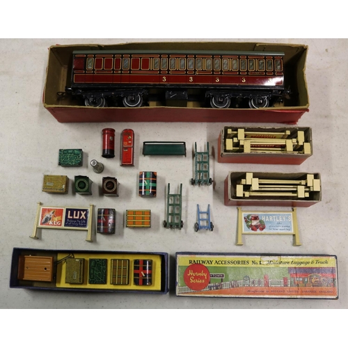 1098 - Hornby O gauge accessories. 2x boxes of Half Dozen Station Hoardings. Railways Accessories No.1 Mini... 