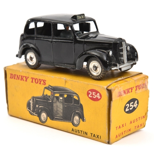 Dinky Toys Austin Taxi (254). Late example in black with spun