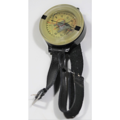 548 - German AK39 pilots compass. Plastic casing, marked Fl 23235-1, serial 30240774. 60mm in diameter, ro... 