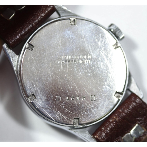 537 - DH marked Helios wristwatch. Serial D 1616 H.  Stainless steel case with polished finish, 33mm witho... 