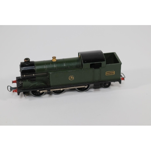 54 - A rare Hornby Dublo pre-war 3-rail GWR Class N2 0-6-2T locomotive (EDL7). 6699, in dark green/black ... 