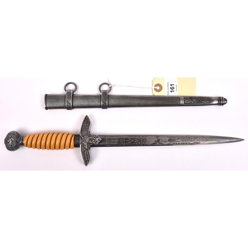 161 - A Third Reich presentation 2nd pattern Luftwaffe officer's dagger. By Clemen & Jung, the blade etche... 