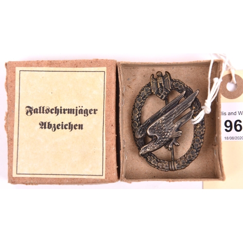 96 - A Third Reich Army Parachutist badge, flat-back wreath with flush rivets and hollow-back eagle. GC. ... 