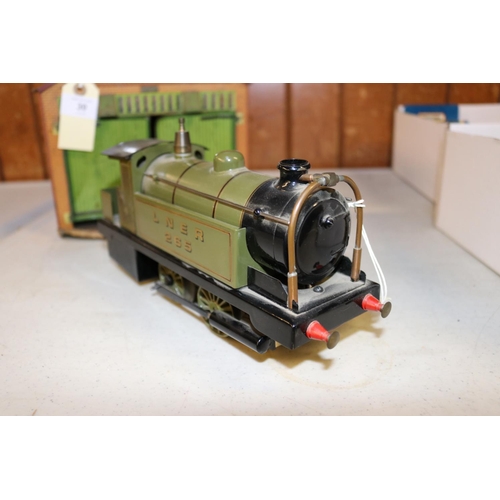 30 - A Bowman O gauge live steam spirit fired 0-4-0T locomotive. LNER, 265, in olive green livery. Plus t... 