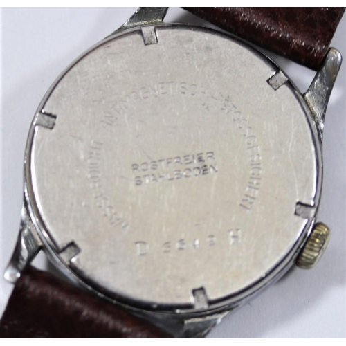 38 - DH marked Helma wristwatch. Serial D 6642 H. Plated case, some wear to plating, 32mm without crown. ... 