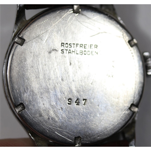 70 - Acacia S.A wristwatch. Serial number 947. Plated case, wear to plating, 32mm without crown. Fixed ba... 