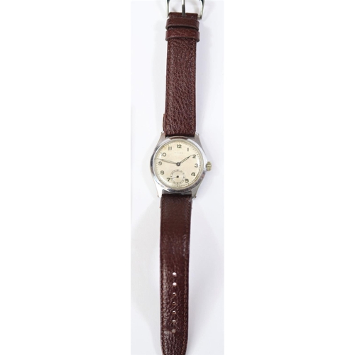 91 - Mulco wristwatch. Plated case, brushed finish, wear to plating, 32mm without crown. Screw caseback, ... 