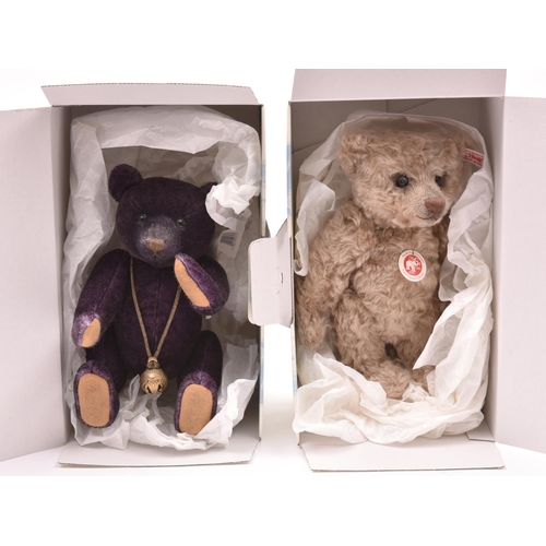 118 - 2x modern Steiff Teddybears. Monty in aubergine (035739) and Josef in 'milk coffee'/beige (038556). ... 