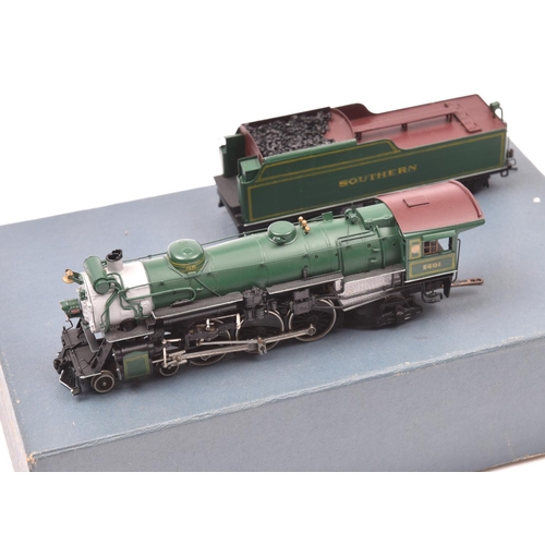 23 - A United Scale Models, by Atlas Industries Japan, HO gauge US outline locomotive for Pacific Fast Ma... 