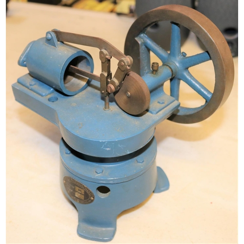 33 - A 4 inch scale (Size B4) working model of a Robinson Hot Air Engine. A well constructed model from b... 