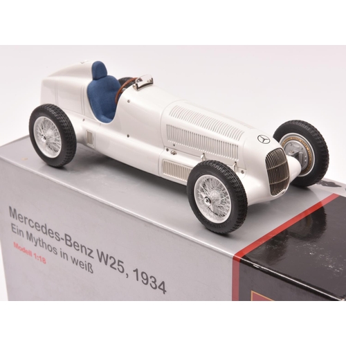 149 - CMC 1:18 Mercedes-Benz W25 1934. Superbly detailed and finished in its original pre-race white liver... 