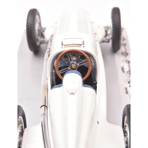 149 - CMC 1:18 Mercedes-Benz W25 1934. Superbly detailed and finished in its original pre-race white liver... 