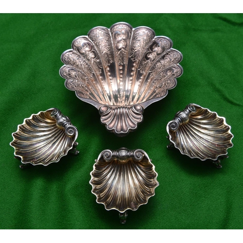 18 - 4x silver scallop dishes. A larger example hallmarked Sheffield 1978, 'JNL'. Together with a set of ... 