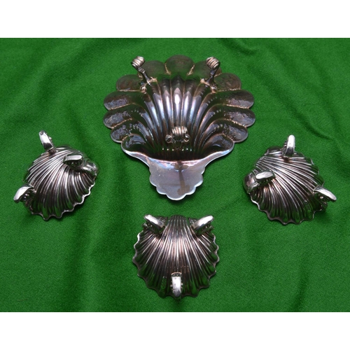 18 - 4x silver scallop dishes. A larger example hallmarked Sheffield 1978, 'JNL'. Together with a set of ... 