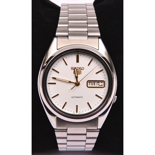 199 - A Seiko Perpetual Calendar Cal.6A32 Automatic watch with automatic self winding movement. Stainless ... 