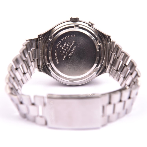 200 - A Seiko Bell-matic Automatic watch with automatic self winding movement. Stainless steel case and br... 