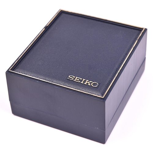 201 - A Seiko Automatic watch with automatic self winding movement. Stainless steel case and bracelet, met... 