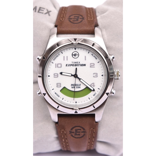 207 - A Timex Expedition Indiglo WR 50M watch with quartz movement, stainless steel case, silvered face an... 