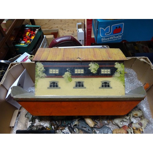 279 - A late 19th/early 20th century wooden Noah's Ark in painted pine finish with hinged lid (approx 540m... 