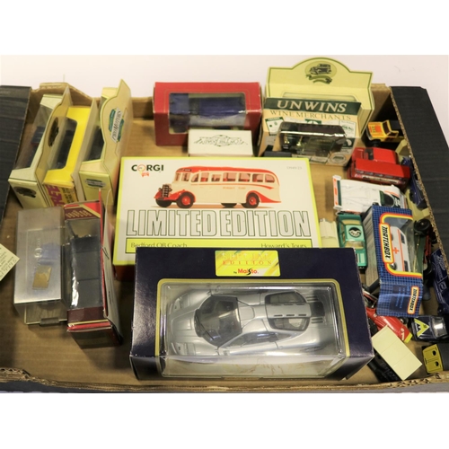 222 - A quantity of Various Makes. 4 x 1:18 scale: Bburago - Lamborghini Diablo 1990, in cerise. Dodge Vip... 