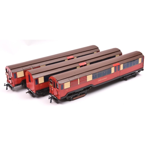 186 - An O gauge modern tinplate handbuilt London Transport Circle Line Underground 3-car set, Ruislip 234... 