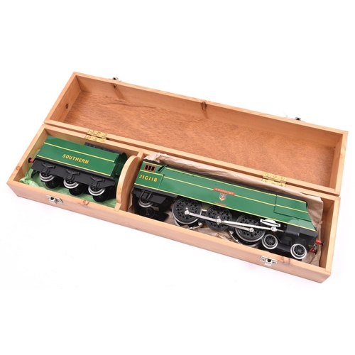 203 - An O gauge modern tinplate handbuilt Southern Railway West Country Class 4-6-2 tender locomotive, Ax... 