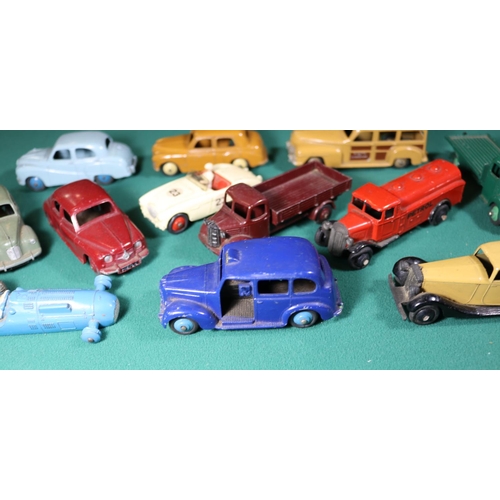 373 - 12x Dinky Toys. Including; Hillman Minx, Estate Car, Austin Somerset, Daimler, Austin taxi, Rover 75... 