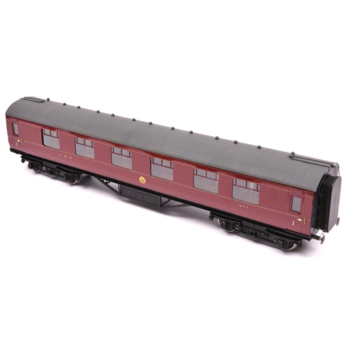 241 - A Gauge One Tenmille Products kit built LMS Full First corridor coach with tables, 1045, in lined ma... 