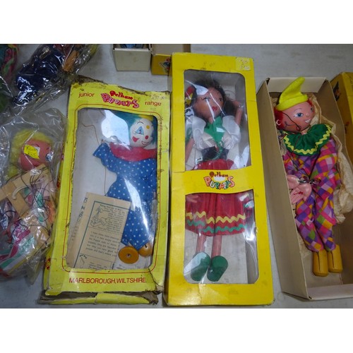 53 - 16x Pelham Puppets, etc. Including 5x boxed examples; Cinderella. A Clown. Gypsy Girl. A Junior Clow... 