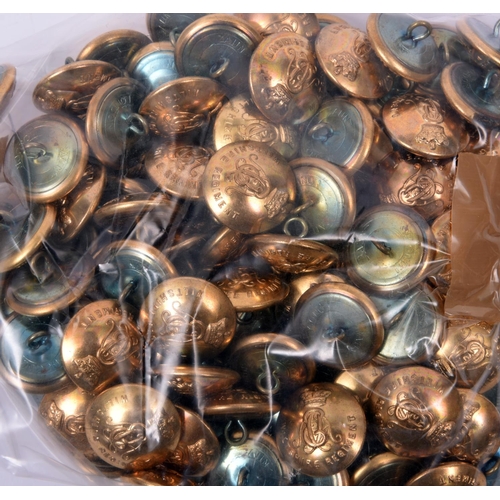 131 - 100 Wiltshire Regiment OR's large brass buttons, large brass buttons, unissued stock, gilding metal ... 