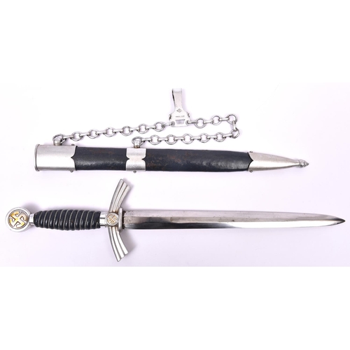 88 - A Third Reich 1st pattern Luftwaffe officer's dagger, by WKC, in its sheath with hanging chains. GC ... 