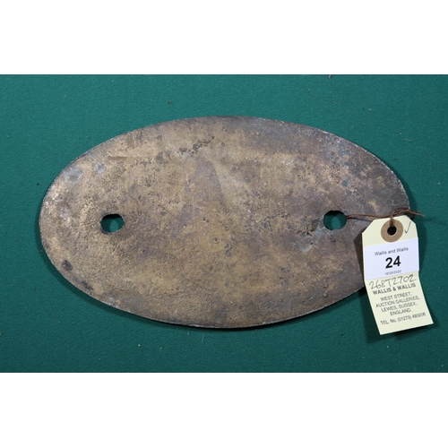 24 - An LNER Locomotive oval brass worksplate from a Gresley V2 Class 2-6-2, 60963. Built at Darlington W... 