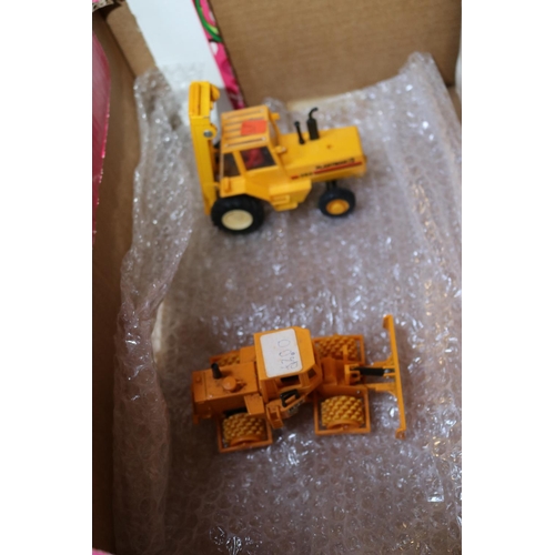 255 - 3 heavy plant/construction equipment made up kits. 2x AMT ERTL- Caterpillar D8H Bulldozer and a John... 