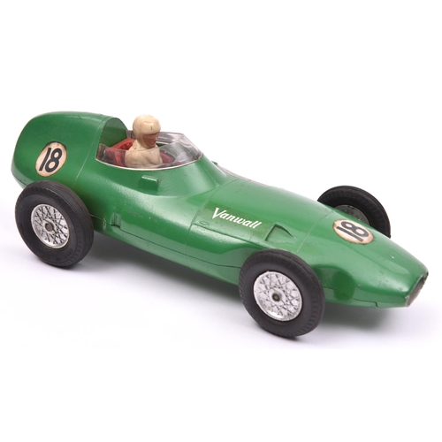 326 - A large late 1950's Mettoy die-cast Vanwall single seat racing car. Approximately 1:24 scale, an exa... 