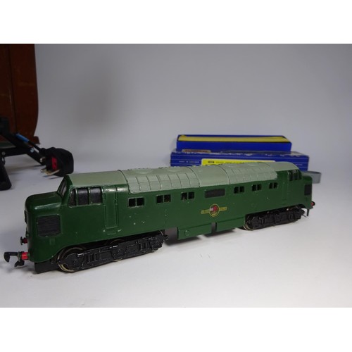 53 - 11 Hornby Dublo 2/3 rail. 2x Co-Co diesel electric locomotives. St. Paddy RN D9001 in two tone green... 