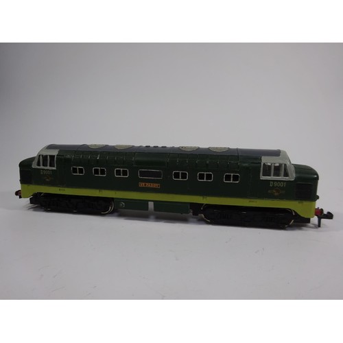 53 - 11 Hornby Dublo 2/3 rail. 2x Co-Co diesel electric locomotives. St. Paddy RN D9001 in two tone green... 