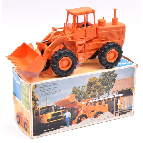 286 - An original rare Preiser Front Loader H-65C (Art No:5206). Scale 1:24. Finished in orange plastic wi... 