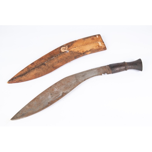 260 - A WWI period military style kukri, blade 12