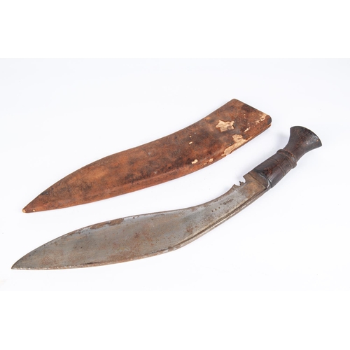 260 - A WWI period military style kukri, blade 12