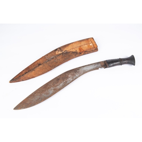 260 - A WWI period military style kukri, blade 12