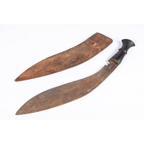 260 - A WWI period military style kukri, blade 12