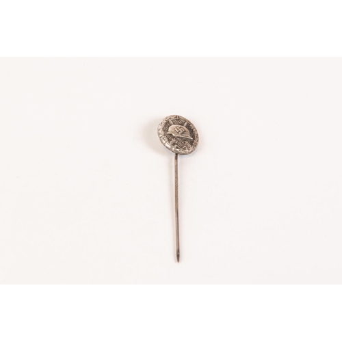 64 - A very unusual Third Reich silver wound badge, reverse marked L/40 together with en suite tie pin, b... 