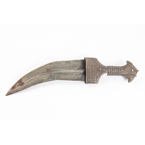 257 - An Arab jambiya, blade 7½