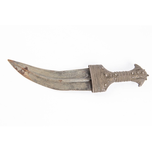 257 - An Arab jambiya, blade 7½