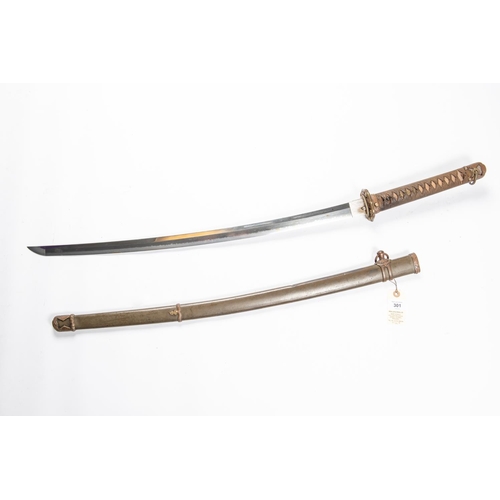 301 - A good WWII Japanese officer's sword, katana, blade 27